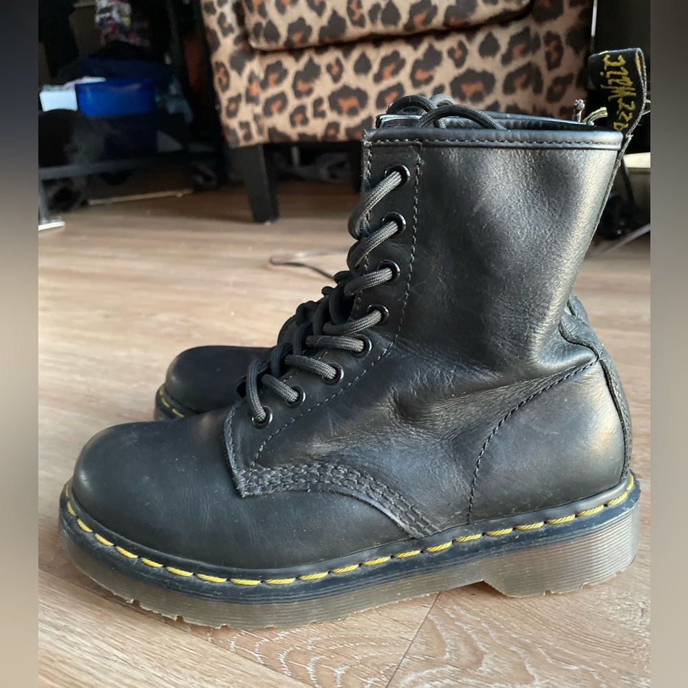 Dr. Martens “the original” Women’s Combat Boots size 7 - Picture 7 of 15